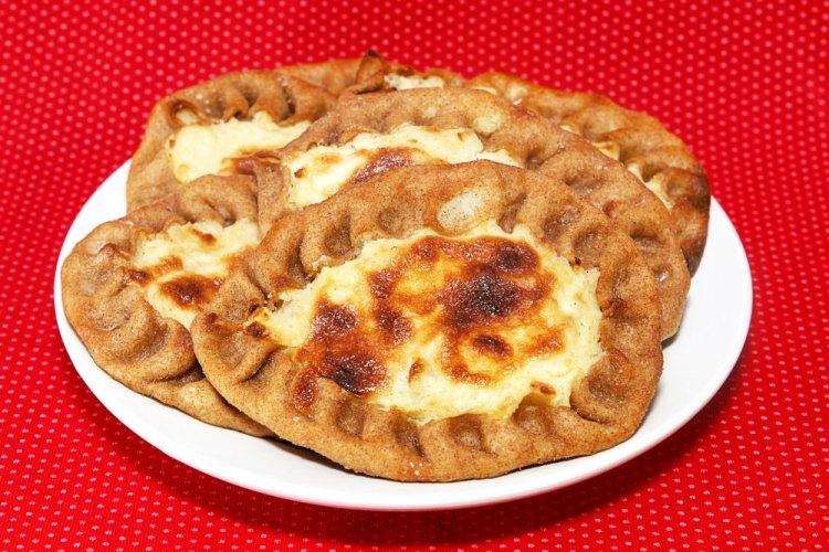 Карельские калитки с ягодами