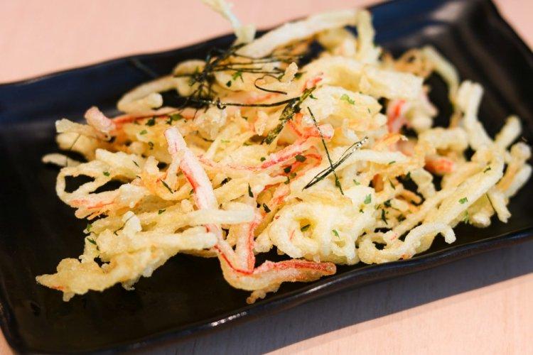 Крабовый хворост с чесноком и укропом в аэрогриле