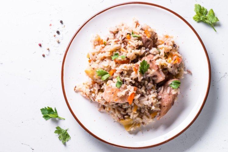 Рис с индейкой и овощами в духовке