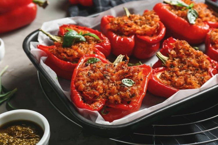 Фаршированный перец с рисом и овощами