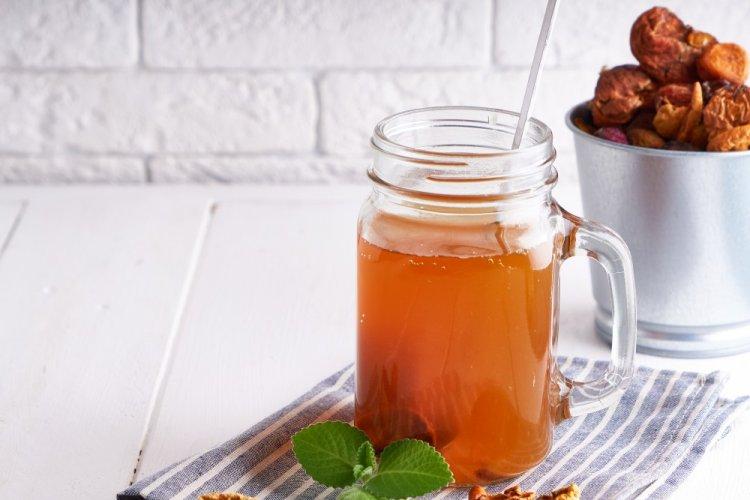 Компот из сухофруктов и шиповника