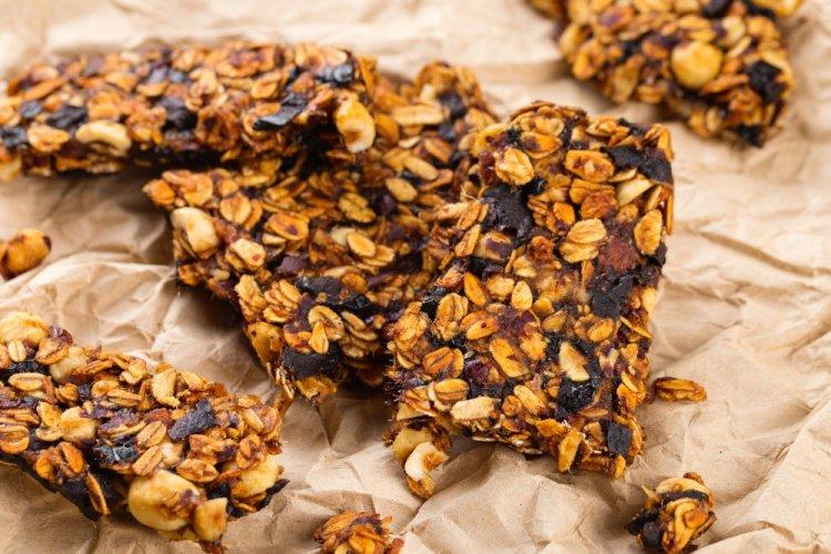 Злаковые батончики с кукурузными хлопьями и вареньем