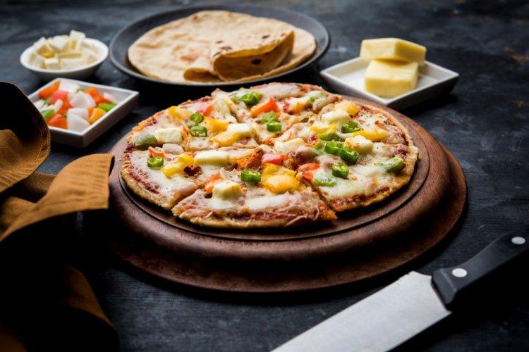 Пицца из лепешки роти на сковороде