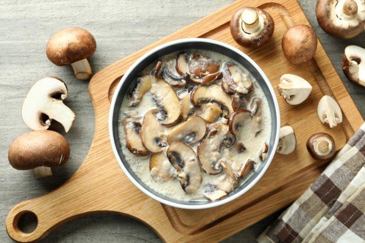 Начинка с жареными грибами, луком и сметаной