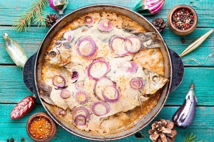 Жареные караси в сметане
