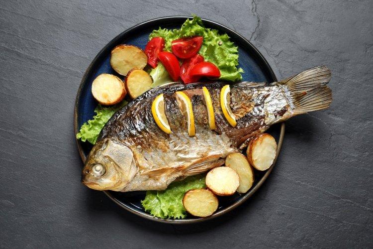 Карась в аэрогриле: 8 вкусных и быстрых рецептов приготовления