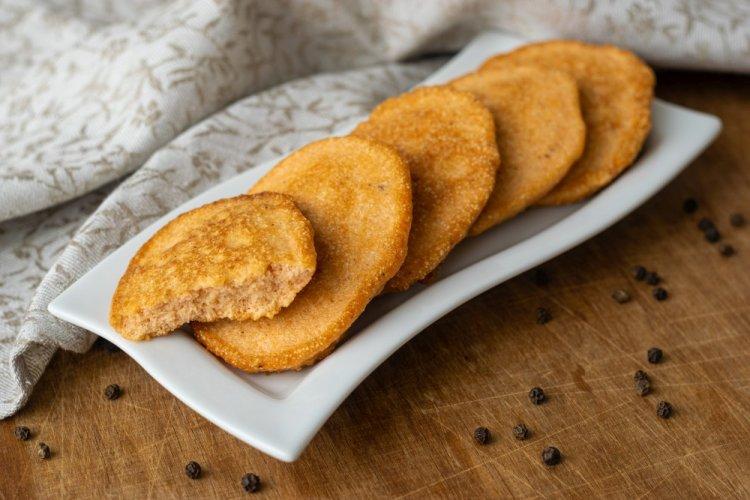 Оладьи из икры карася с зеленым луком