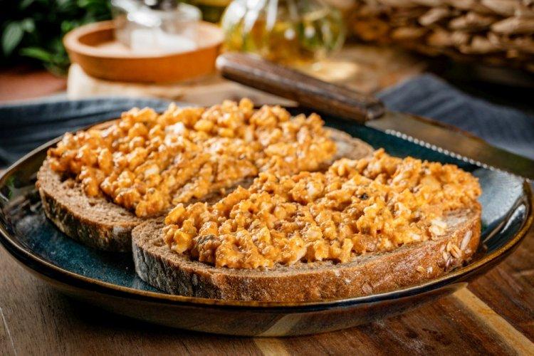 Намазка из шпрот и моркови на бутерброды