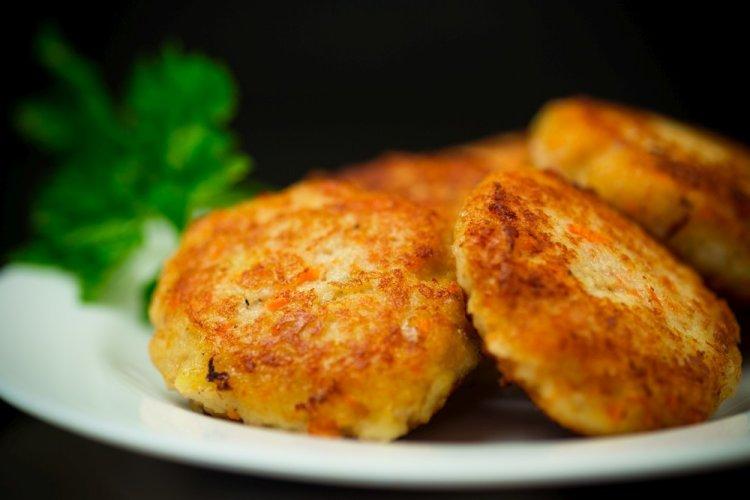 Котлеты из кальмаров с луком и морковью