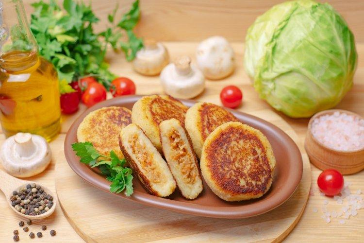 Постные картофельные котлеты с капустой