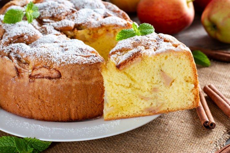 Кекс с яблоками в духовке