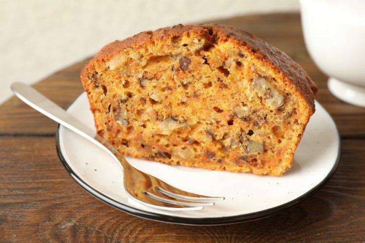 Пряный морковный кекс с грецкими орехами