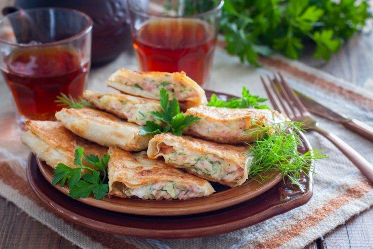 Лаваш с ветчиной, творогом и сыром