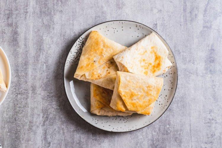 Лаваш с творогом, грушей и сыром