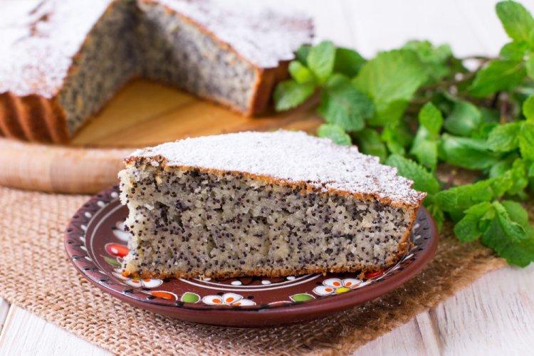 Пирог с творогом, маком и яблоками