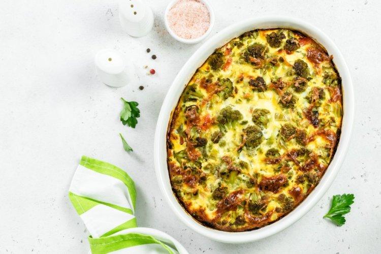 Рисовая запеканка с курицей и брокколи