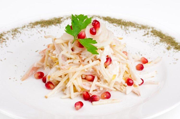 ПП салат с кальмарами, яблоком и сельдереем