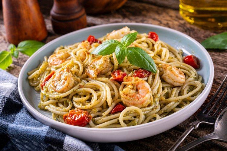 Паста с креветками и соусом песто – вкусный рецепт пошагово