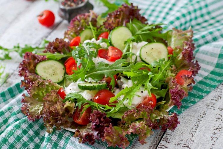 ПП-салат с творогом и рукколой