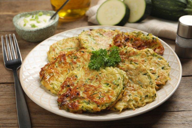 Оладьи из кабачков на сковороде – вкусный рецепт пошагово