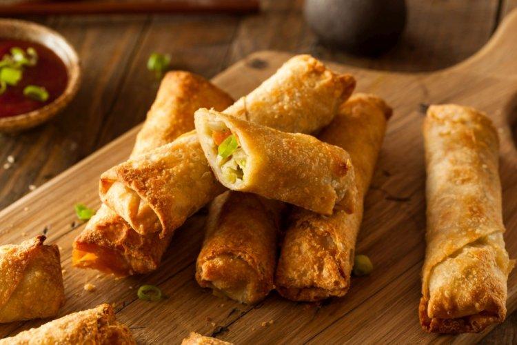 Жареные спринг-роллы с уткой и овощами