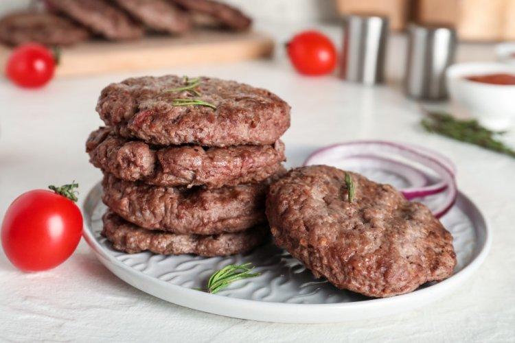 Отбивные из свиного фарша с овсяными хлопьями в аэрогриле