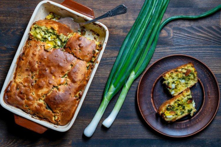 Заливной пирог с луком и яйцом с псиллиумом