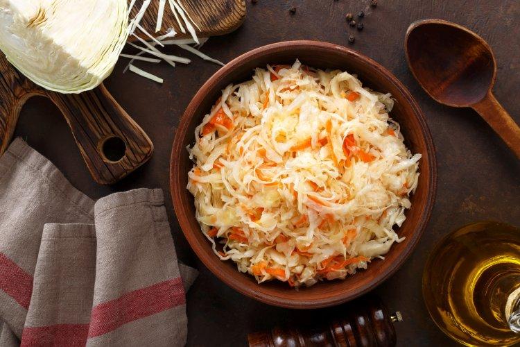 Хрустящая маринованная капуста с морковью – рецепт пошагово