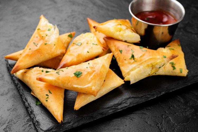 Самса из теста фило с курицей в аэрогриле