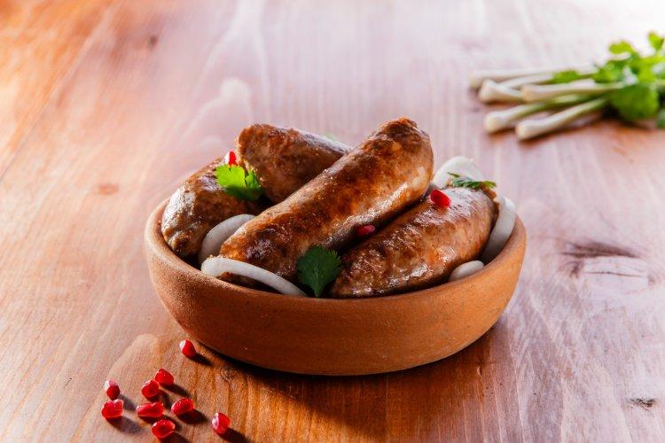 Купаты с луком в аэрогриле