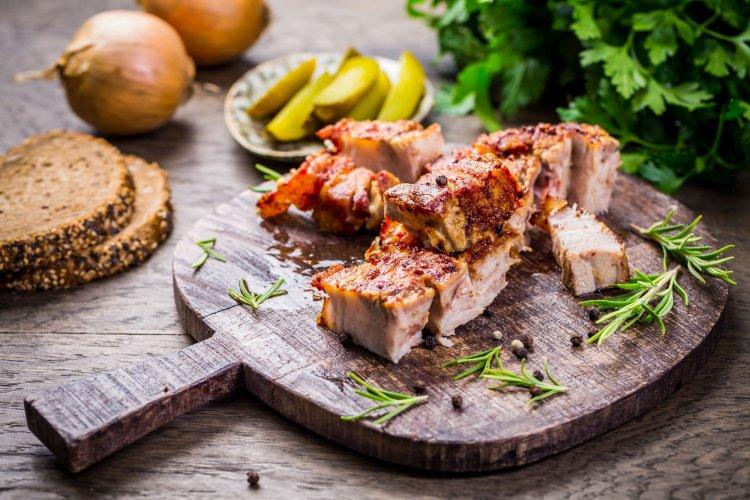 Свиная грудинка кусочками в аэрогриле