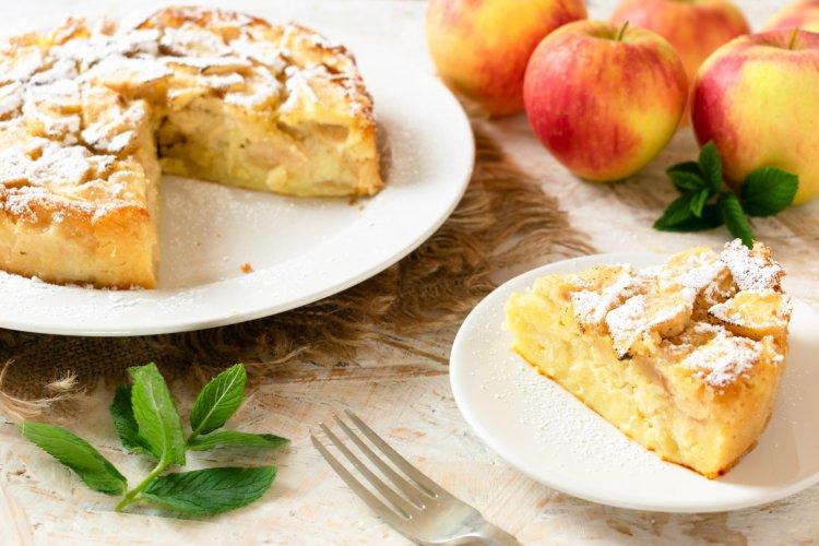 Шарлотка с яблоками в аэрогриле