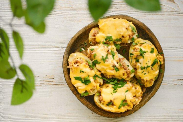 Картофельные лодочки с фаршем в аэрогриле