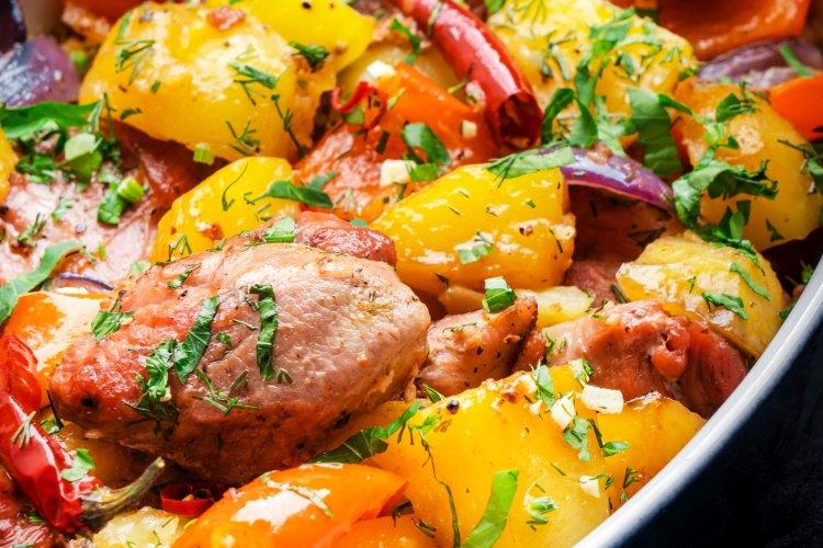 Индейка с картошкой и овощами в аэрогриле