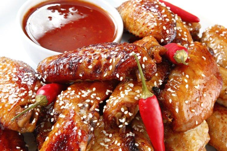Сливово-имбирный маринад с соевым соусом для куриных крылышек