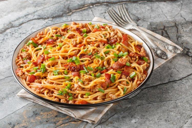Соус для макарон с фаршем и беконом