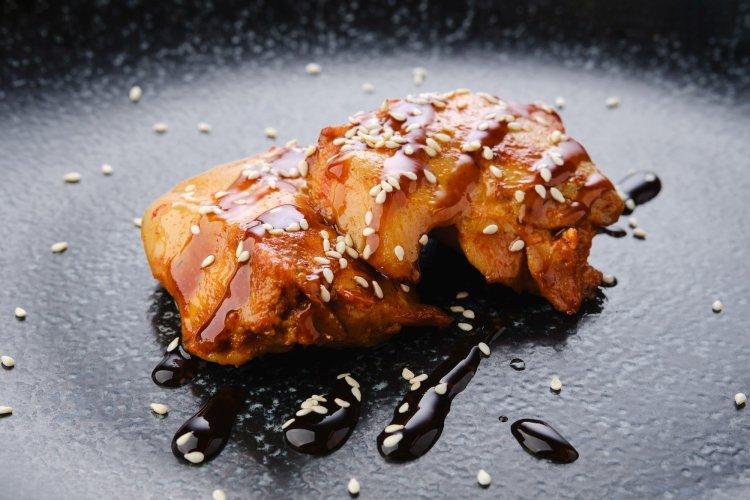 Соево-чесночный маринад для курицы с коричневым сахаром
