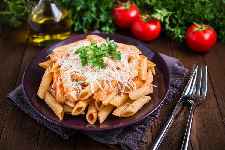 Соус из запеченного перца для макарон с курицей