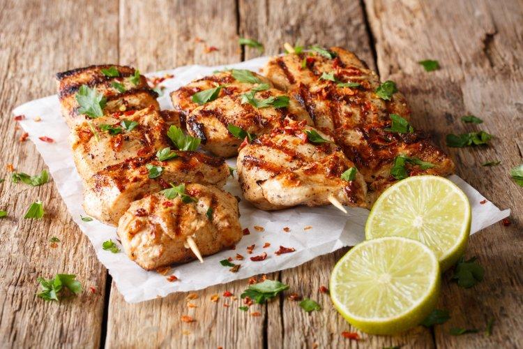 Йогуртовый маринад с чесноком для курицы в аэрогриле
