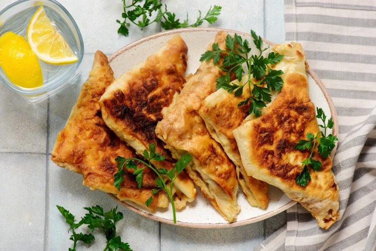 Конвертики из лаваша с фаршем и помидорами в аэрогриле