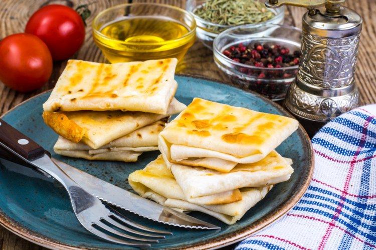 Конвертики из лаваша с фаршем и картошкой в аэрогриле