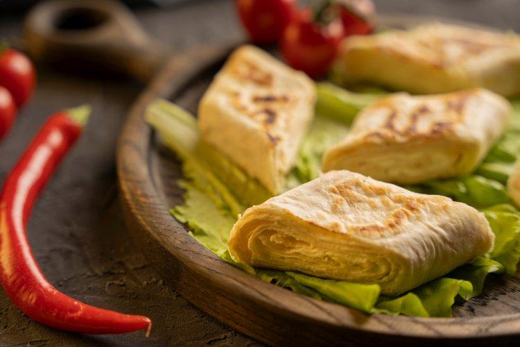 Лаваш с сыром и творогом в аэрогриле