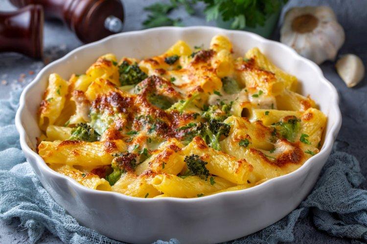 Запеканка из пенне с брокколи и сыром в духовке