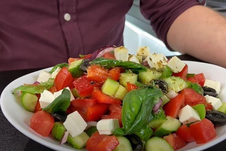 Греческий салат с бальзамическим уксусом - рецепт пошагово с фото