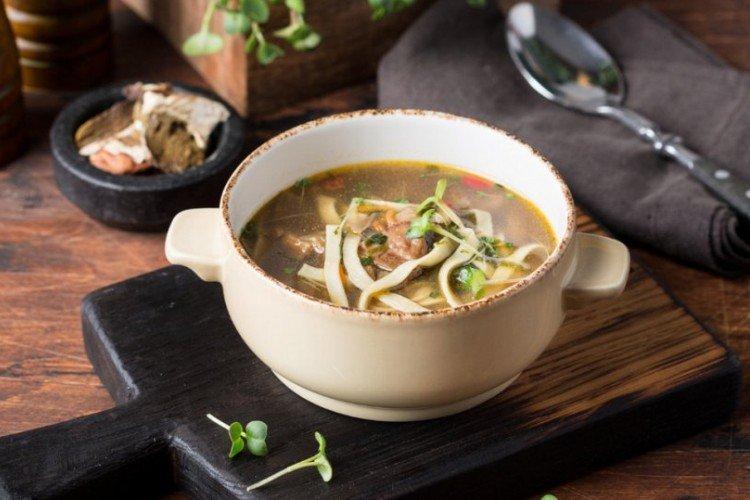 Грибной суп из белых грибов с лапшой и тимьяном - рецепты