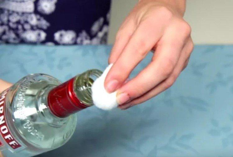 Спирт или водка - Как избавиться от запаха кошачьей мочи в квартире