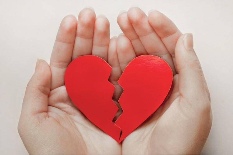 Как пережить расставание с любимым человеком: 12 советов психолога