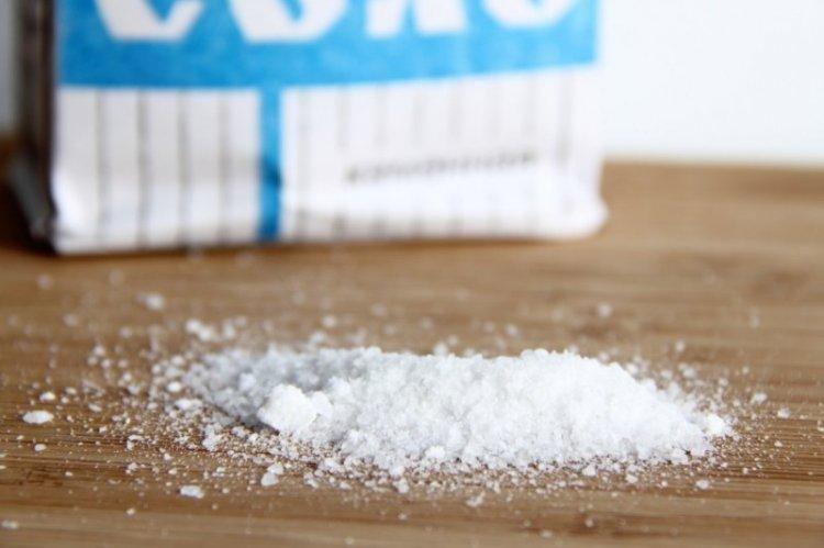 Как почистить утюг от пригара солью в домашних условиях