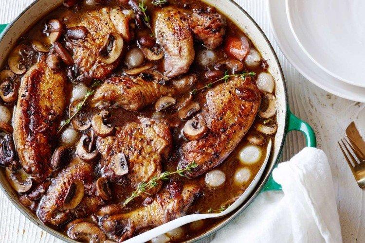 Курица в красном вине - Как приготовить курицу на Новый год рецепты