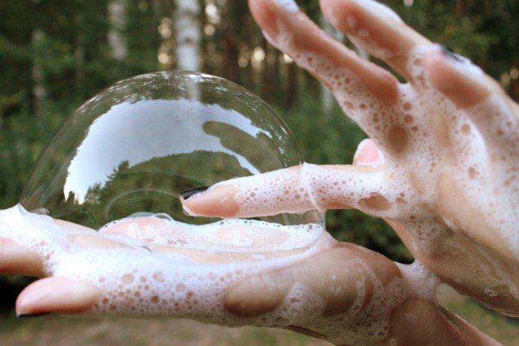 Мыльные пузыри из жидкого мыла - как сделать в домашних условиях